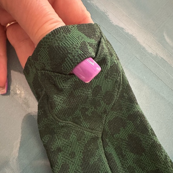 Lululemon Swiftly Tech Long Sleeve Top 2.0 *Race Length Green Black Small - Picture 6 of 6